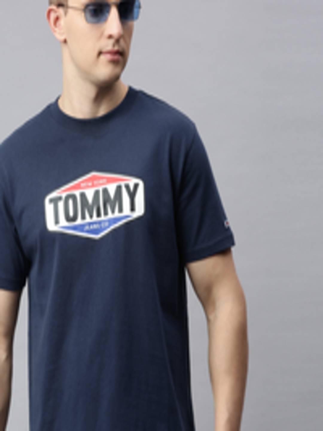 Buy Tommy Hilfiger Men Navy Blue Printed Round Neck T Shirt - Tshirts ...