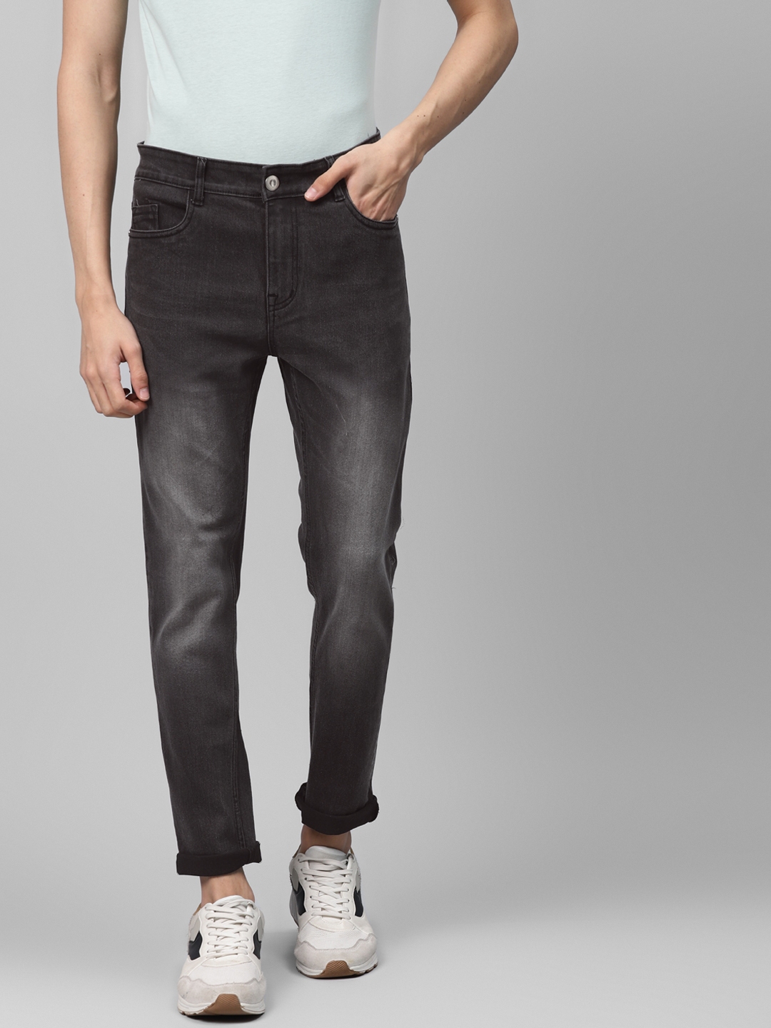 slim fit mid rise jeans