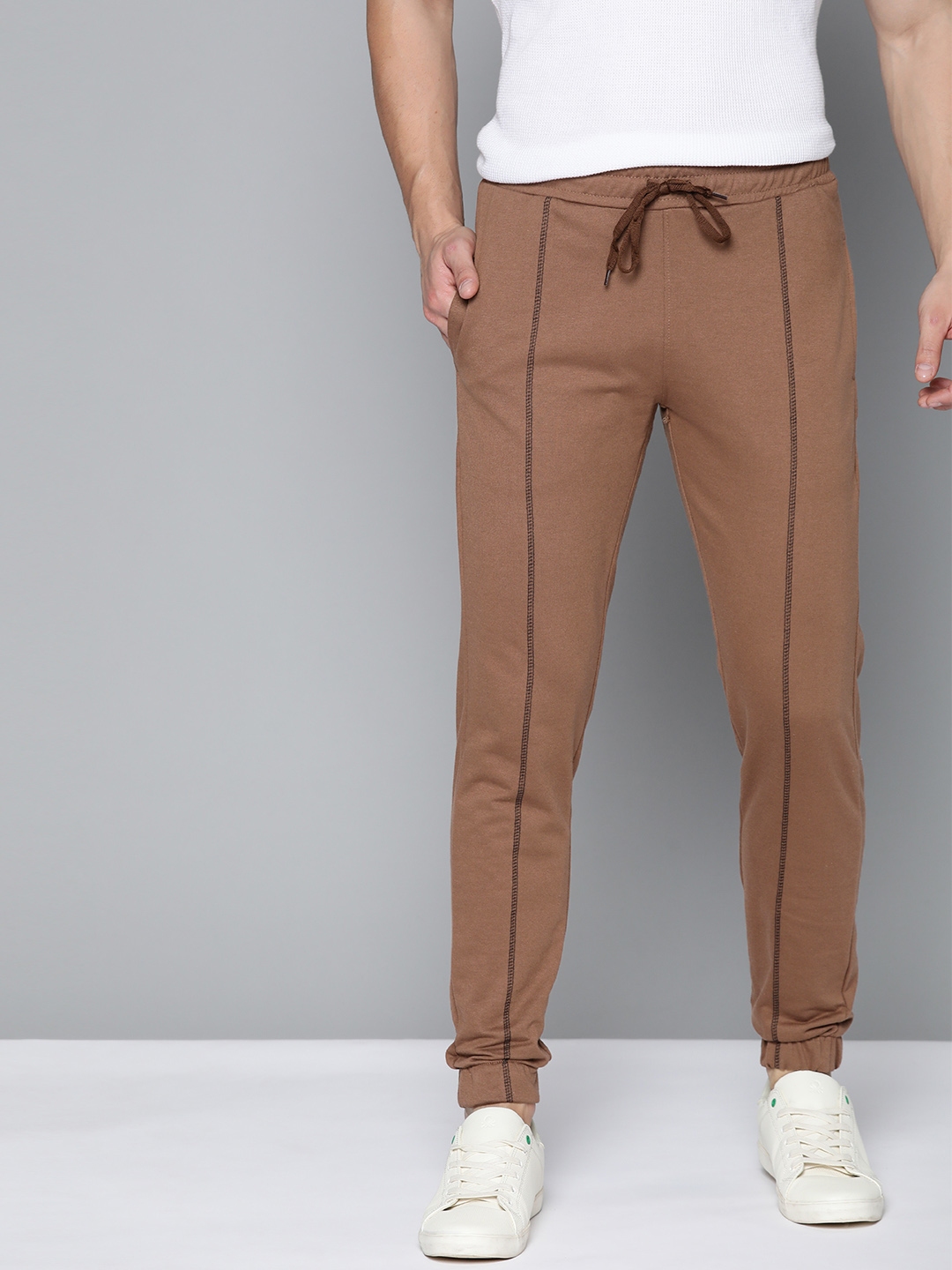 mast and harbour joggers