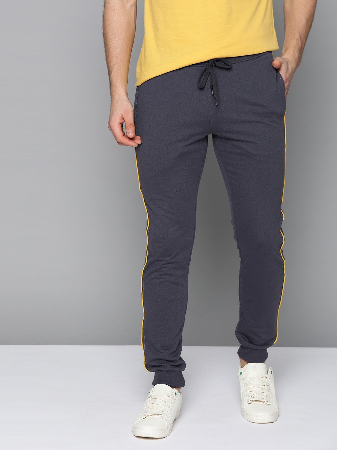 mast and harbour track pants