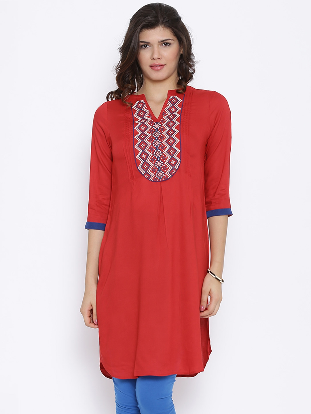 Buy Fusion Beats Red Embroidered Kurta - Kurtas for Women 1287656 | Myntra