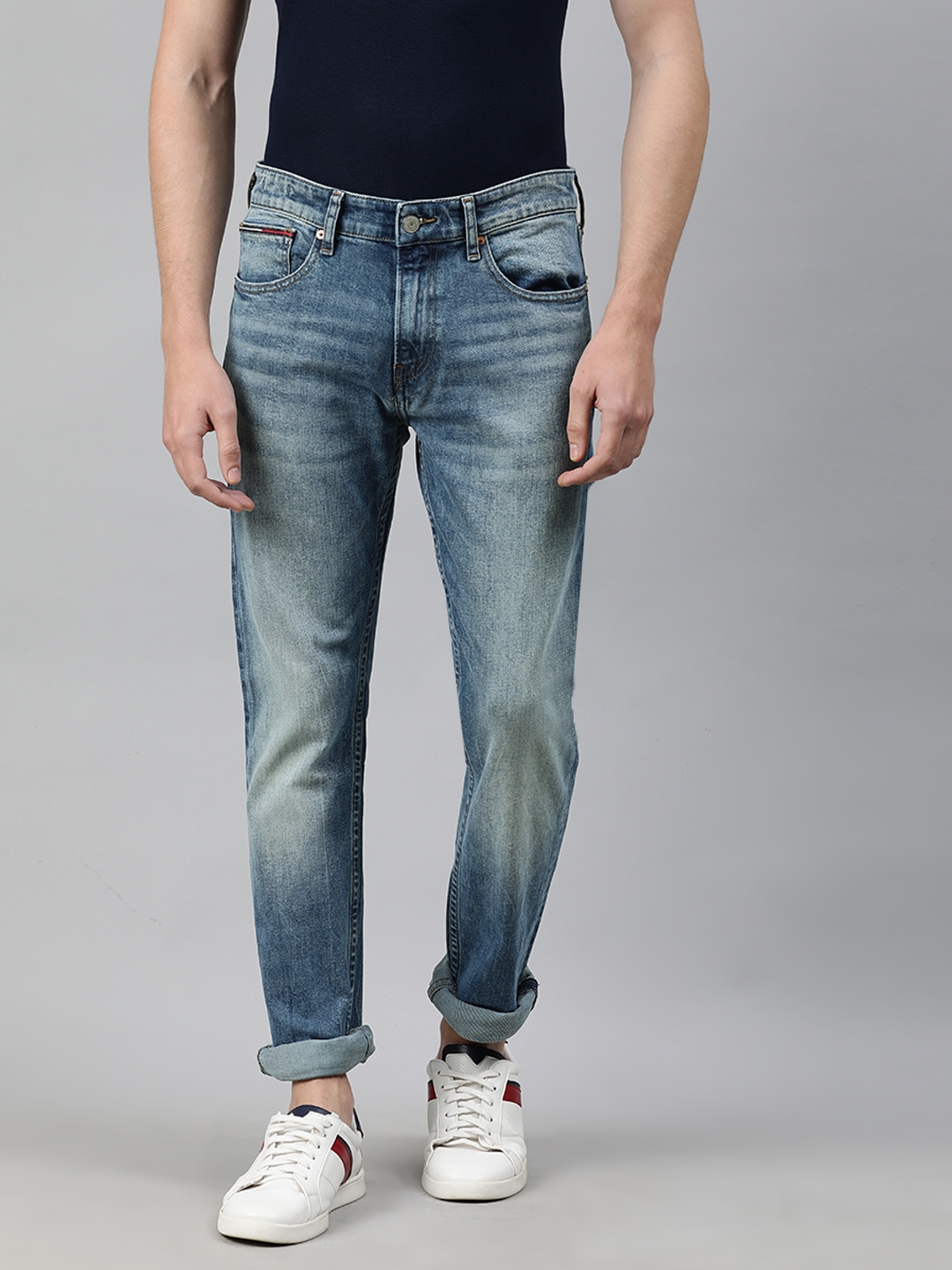 Buy Tommy Hilfiger Men Blue Straight Fit Mid Rise Clean Look Jeans ...