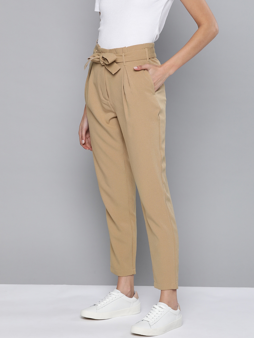 ladies beige cropped trousers