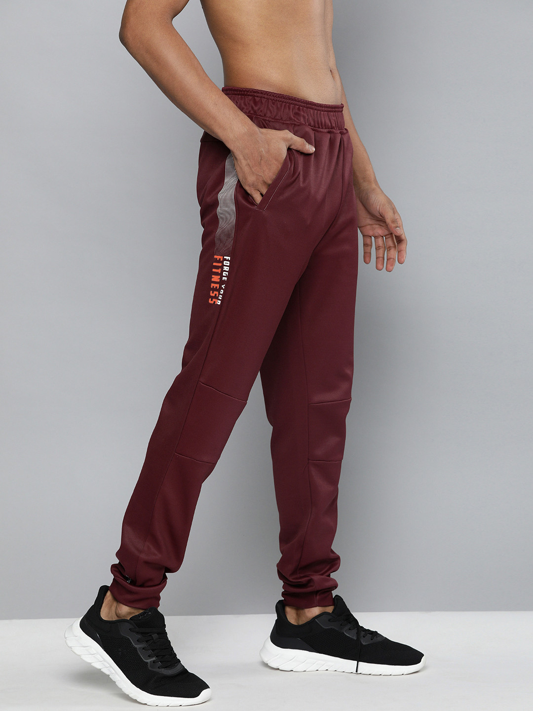 Buy HRX By Hrithik Roshan Men Zinfandel Typographic Slim Fit Rapid Dry