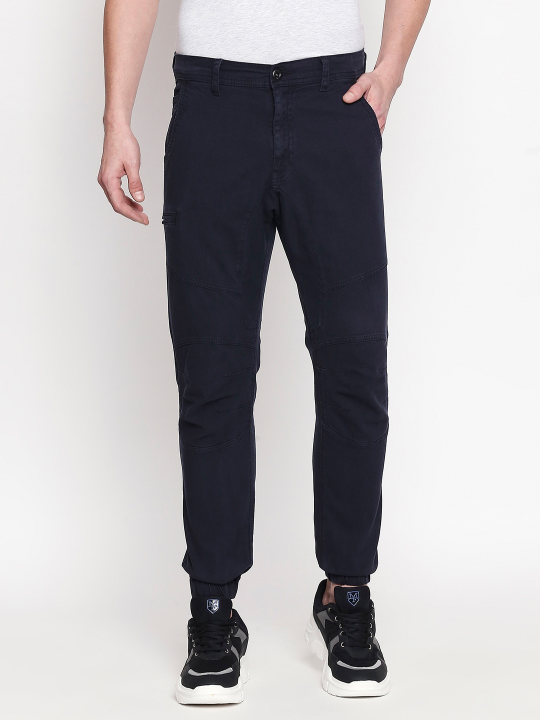 jogger pants myntra