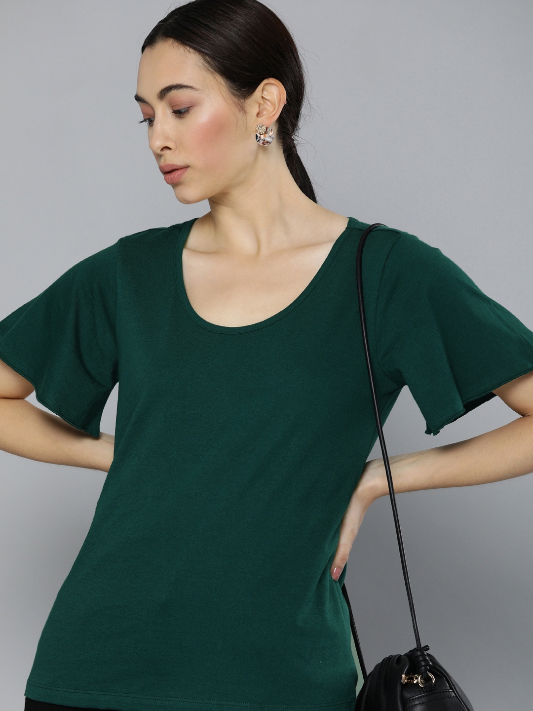 Buy Chemistry Women Green Solid Scoop Neck Flared Sleeve Pure Cotton T ...