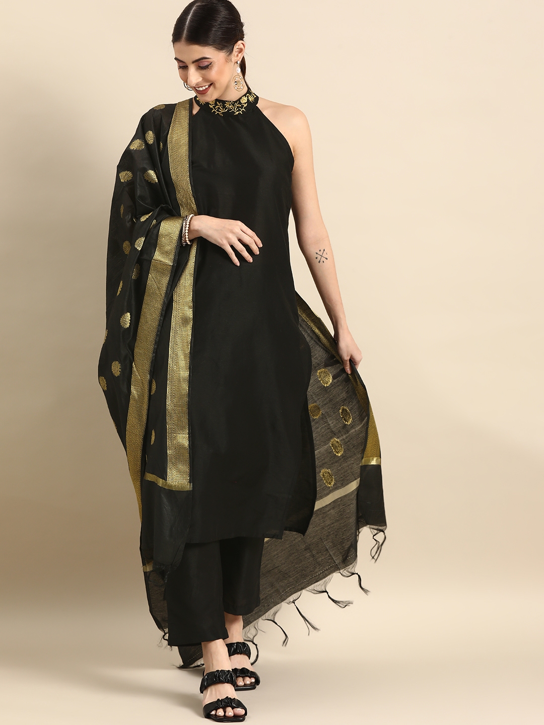 myntra anouk kurta set