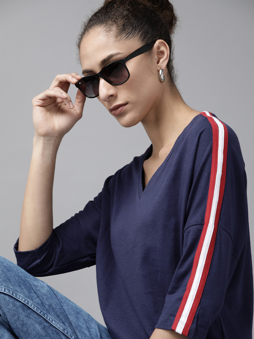 Buy The Roadster Lifestyle Co Women Navy Blue Pure Cotton Solid V Neck