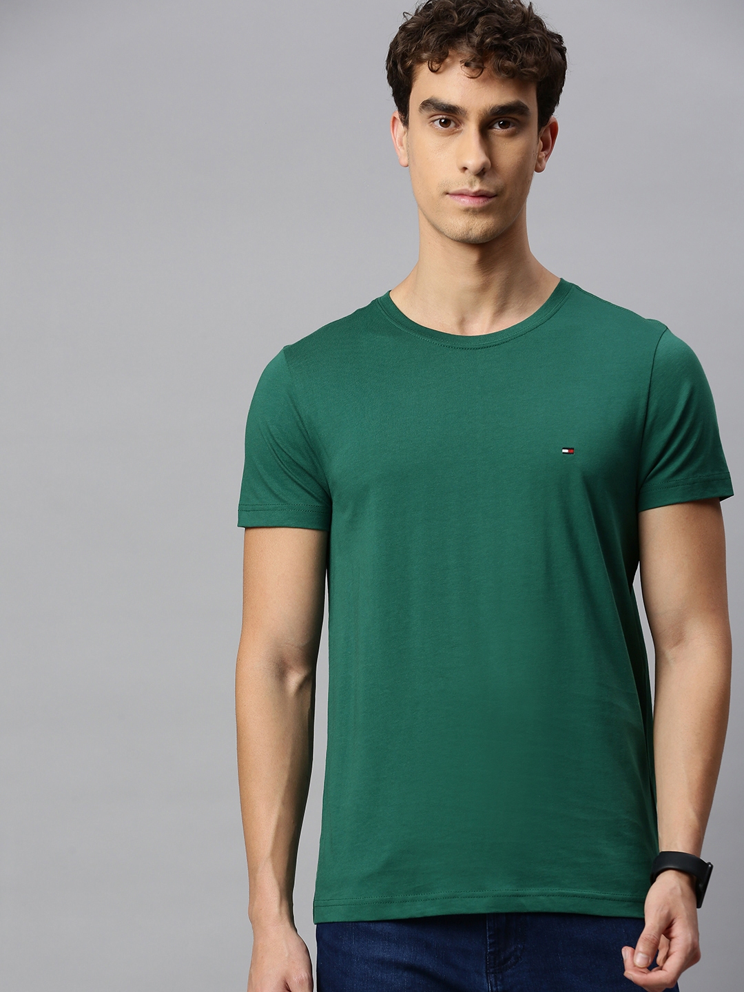 Buy Tommy Hilfiger Men Green Solid Round Neck Organic Cotton T Shirt ...