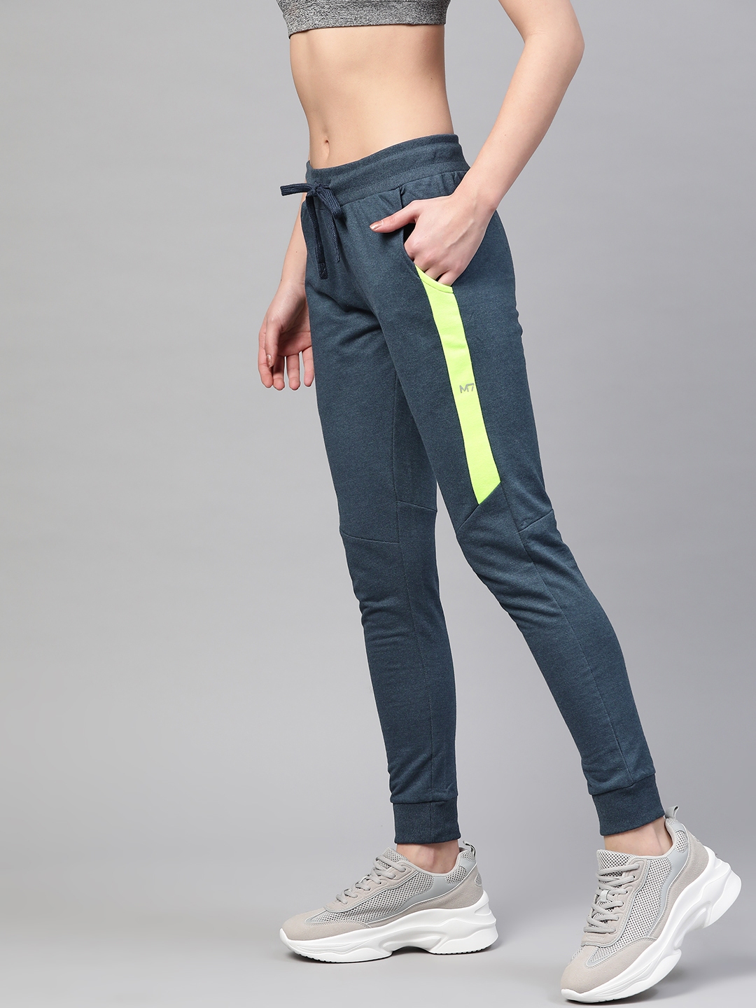 joggers myntra