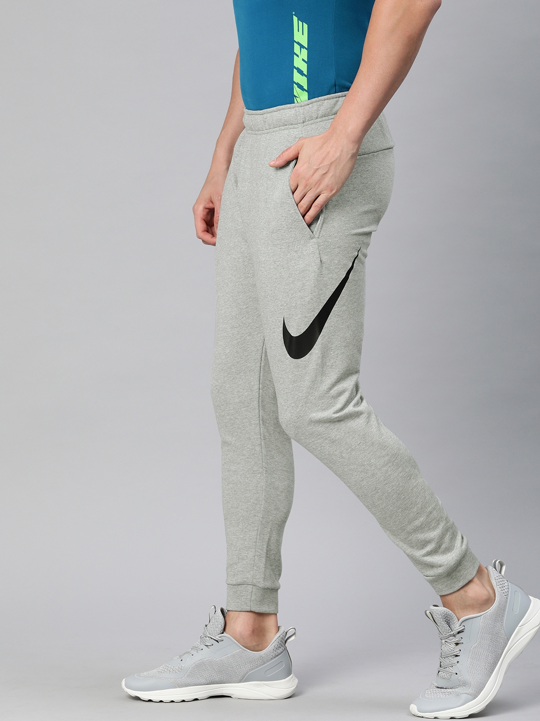 nike tapered training pants