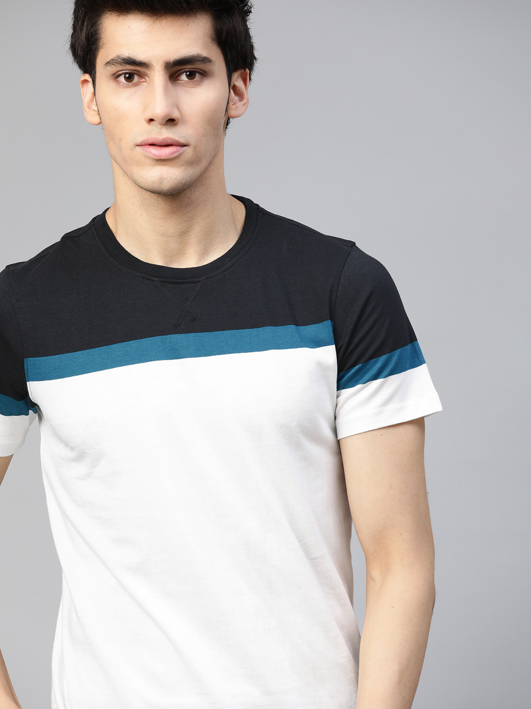 Buy The Roadster Lifestyle Co Men White Black Pure Cotton Colourblocked