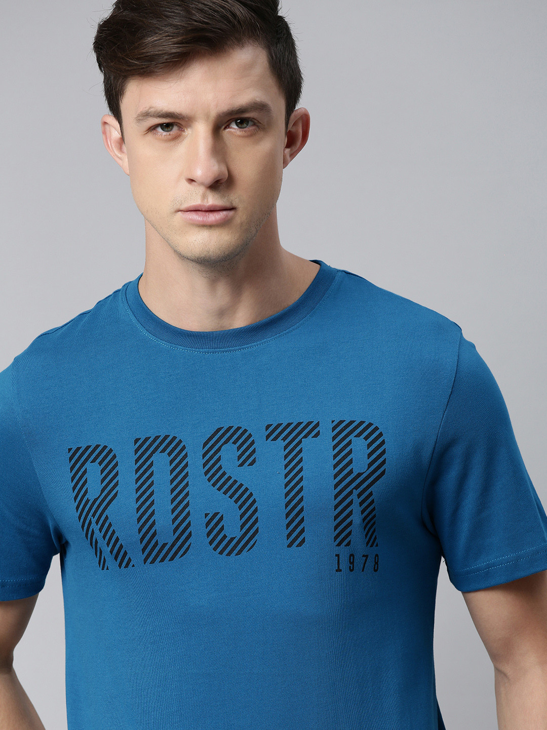 Buy The Roadster Lifestyle Co Men Blue Typography Printed Pure Cotton T ...
