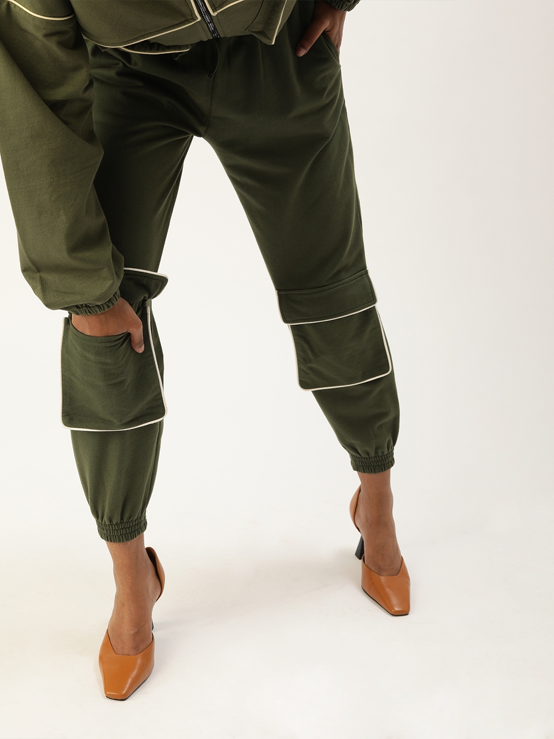nike green joggers womens