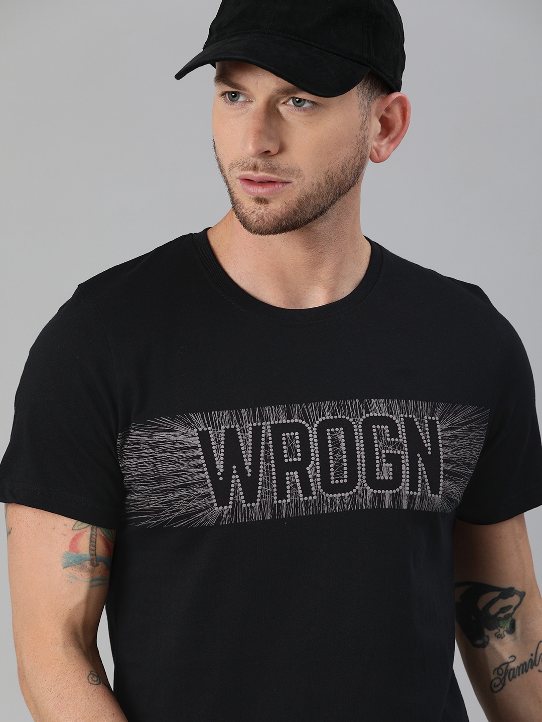 Buy WROGN Men Black Grey Pure Cotton Brand Logo Printed Slim Fit Round ...