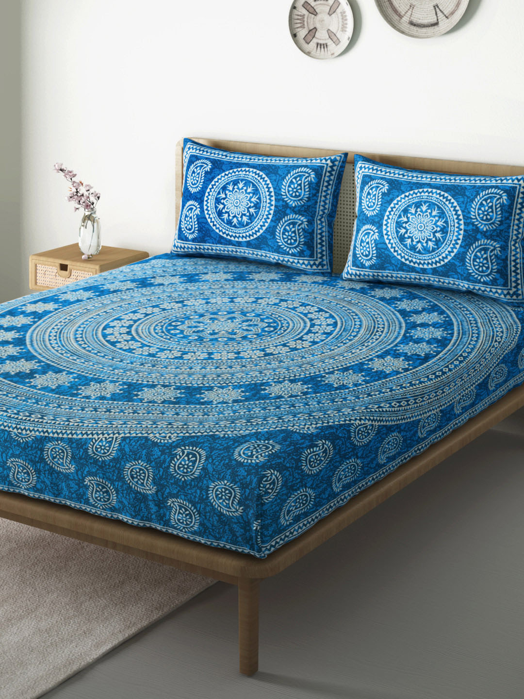 Buy Aura Blue & White Ethnic Motifs 104 TC 110 GSM Cotton Queen