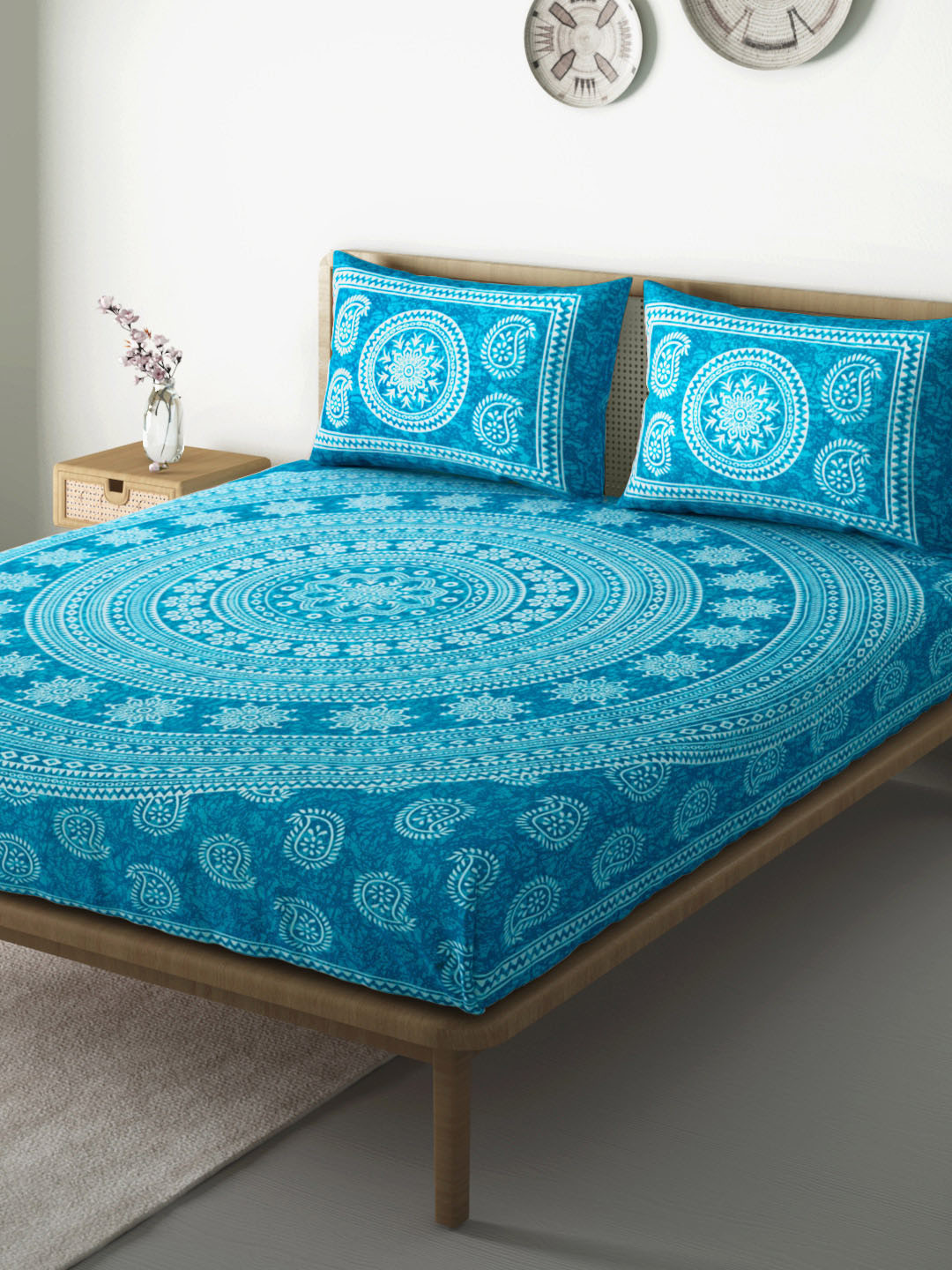 Buy Aura Blue & White Ethnic Motifs 104 TC 110 GSM Cotton Queen