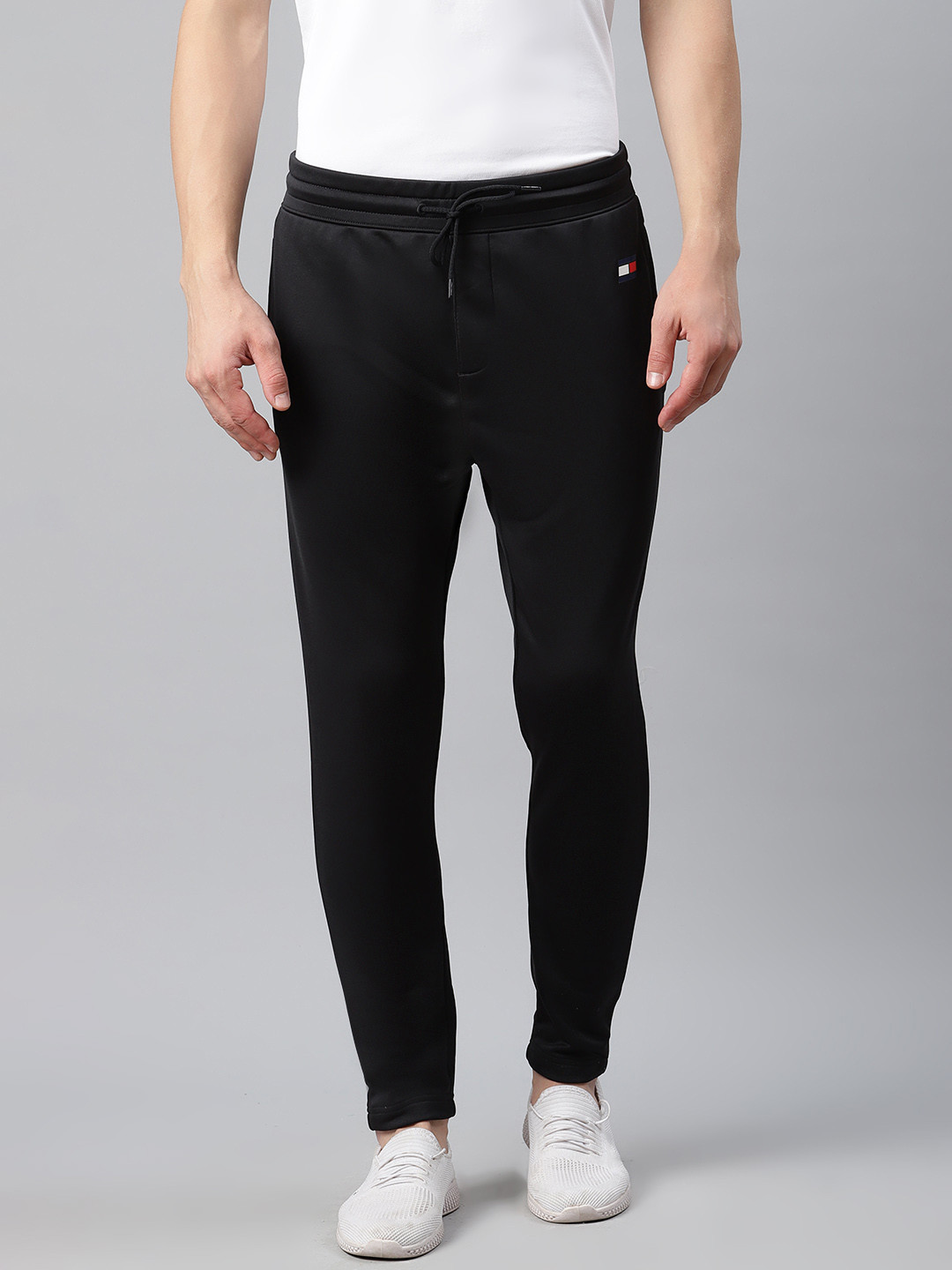 buy-tommy-hilfiger-men-black-solid-regular-fit-track-pant-track-pants