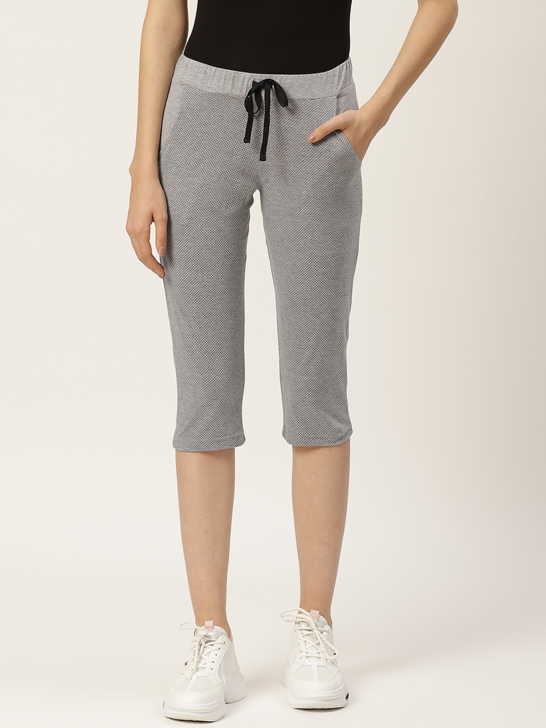 women's gray capris