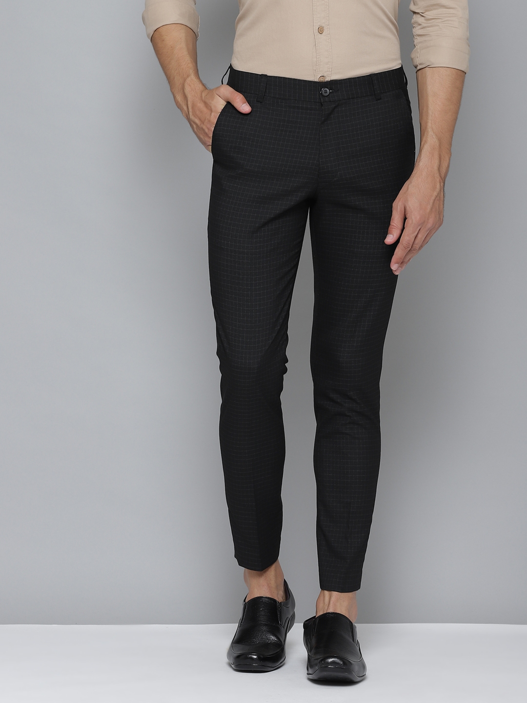 Buy DENNISON Men Black & Grey Smart Tapered Fit Checked Cropped ...