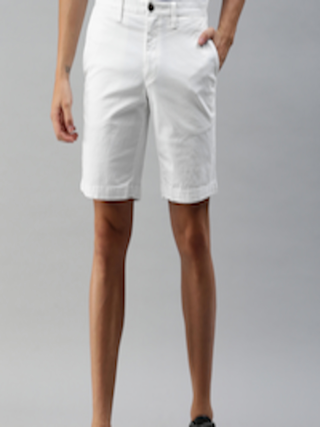 Buy Tommy Hilfiger Men White Solid Regular Fit Chino Shorts - Shorts ...