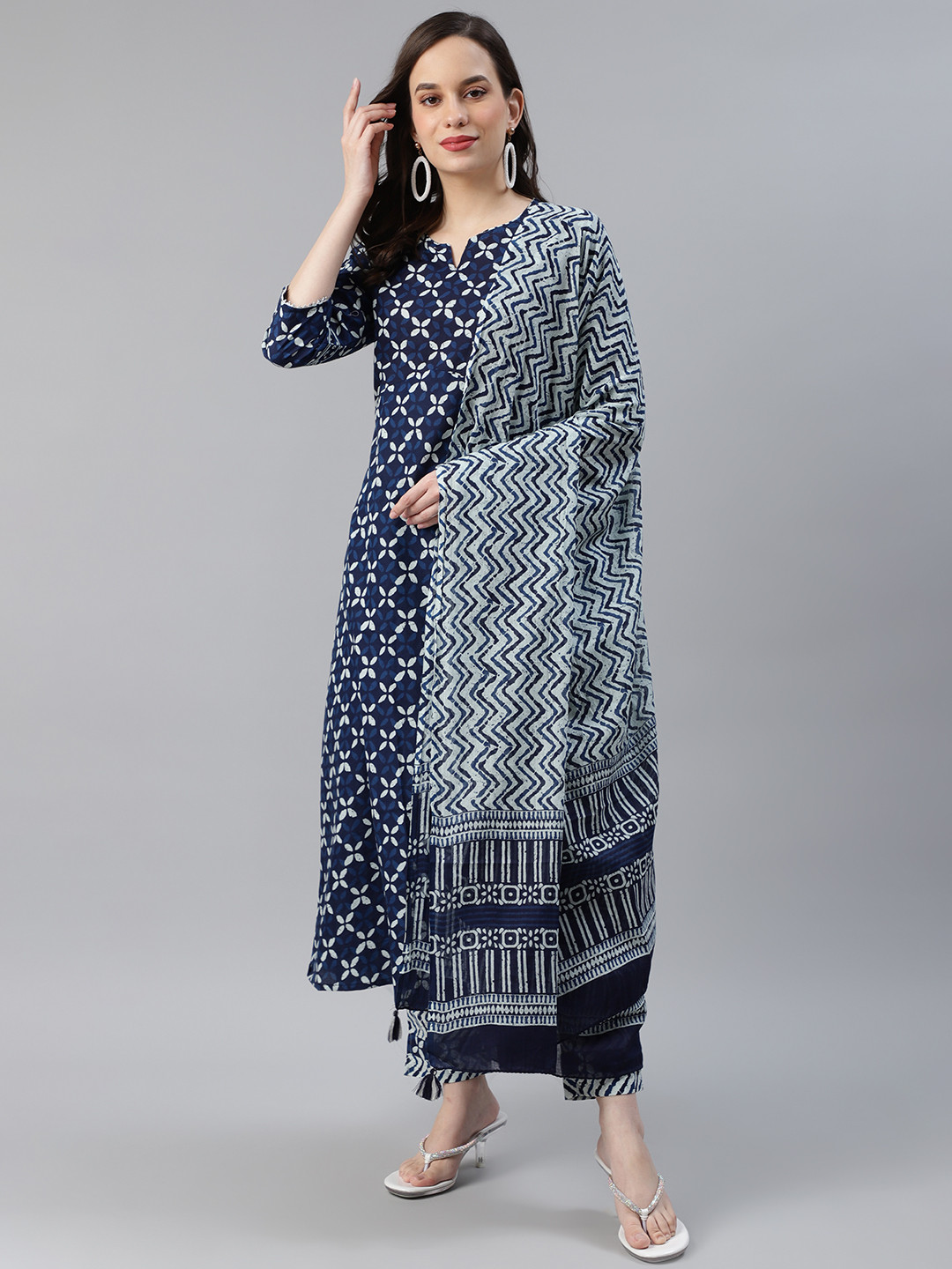 Women Samaira Navy Blue Geometric Print Kurta Comfort Pant Dupatta
