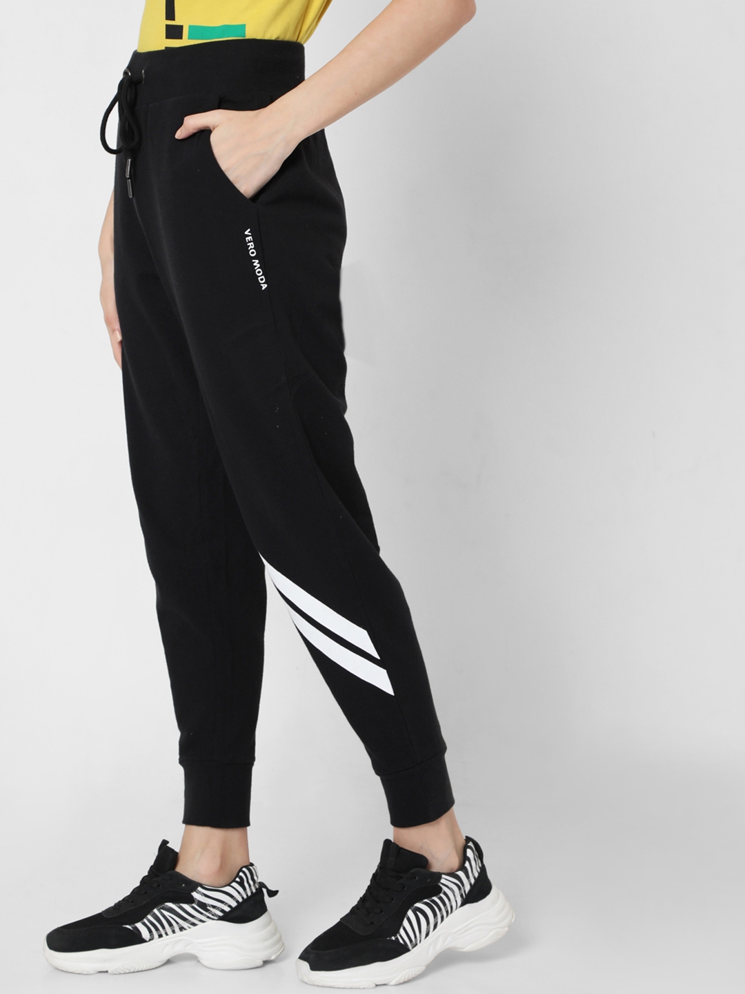 vero moda joggers