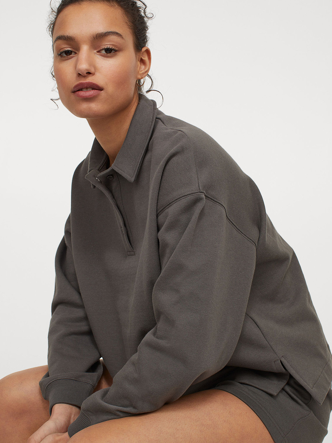 Buy H&M Women Charcoal Grey Collared Sweatshirt - Sweatshirts for Women 14094674 | Myntra