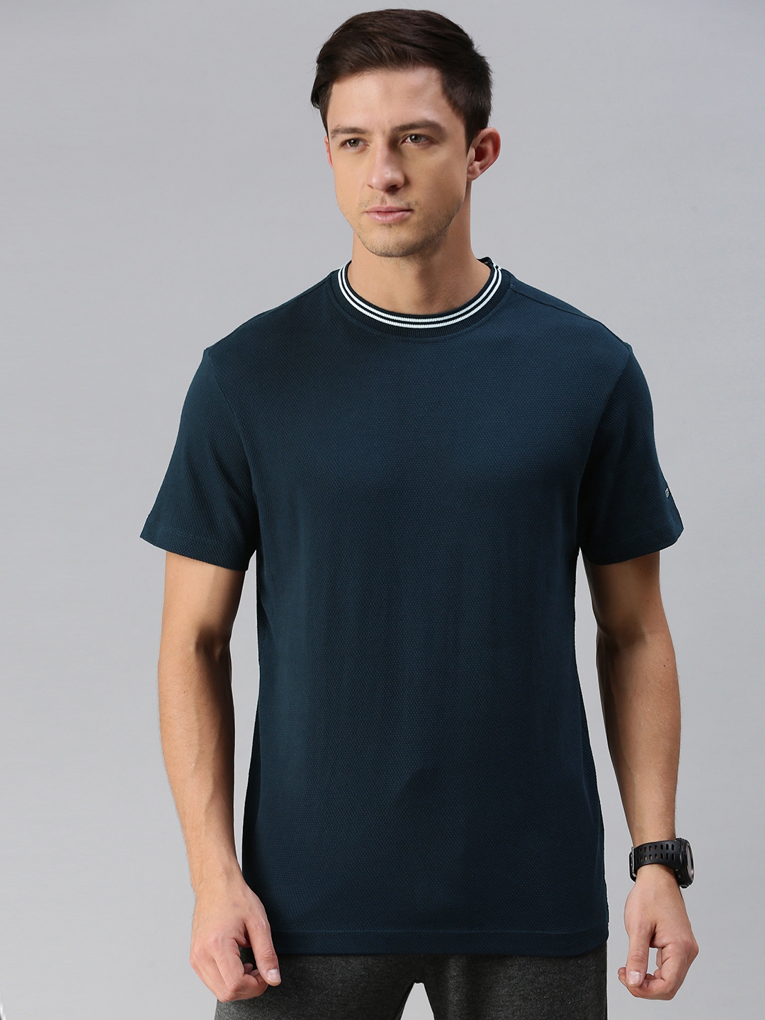 Buy Arrow Sport Men Navy Blue Solid Round Neck Pure Cotton T Shirt ...