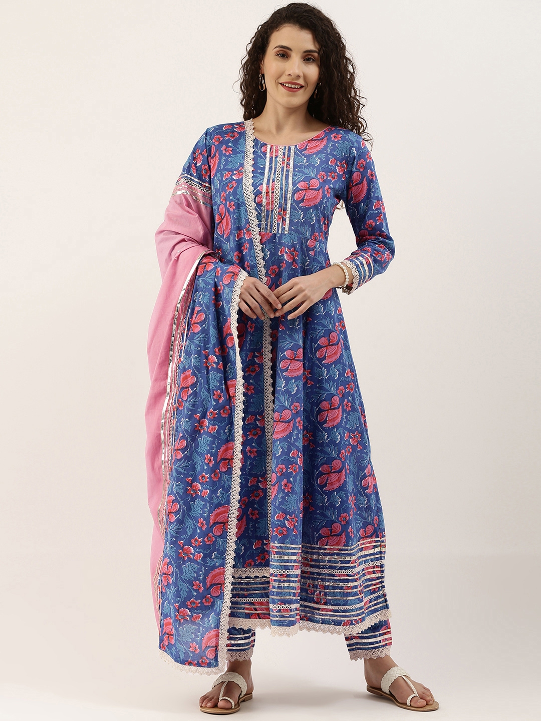 Buy Saanjh Women Blue & Pink Floral Printed Pleated Pure Cotton Kurta ...