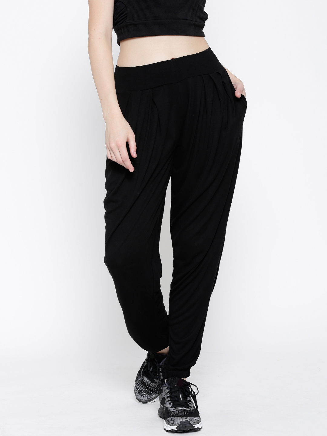pleated yoga pants