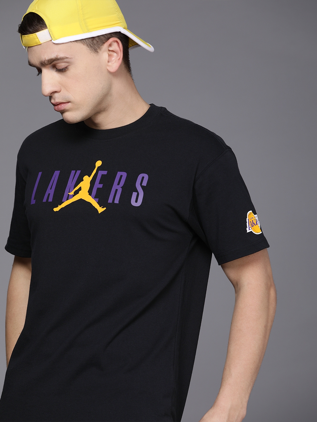 Buy Nike Men Black Typography Los Angeles Lakers Printed Loose Fit 