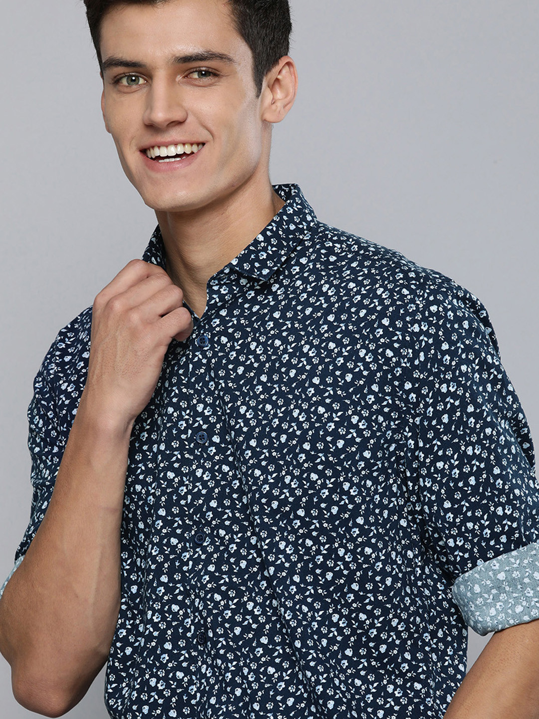 Men's Blue Smart Slim Fit Floral Printed Casual Shirt main image 1