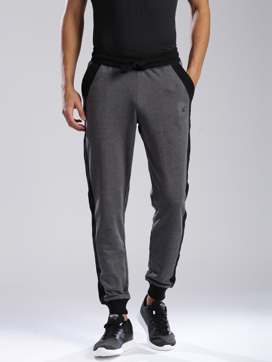jogger pants myntra