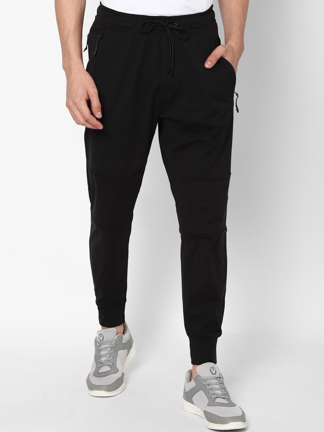 Buy AMERICAN EAGLE OUTFITTERS Men Black Solid Straight Fit Joggers