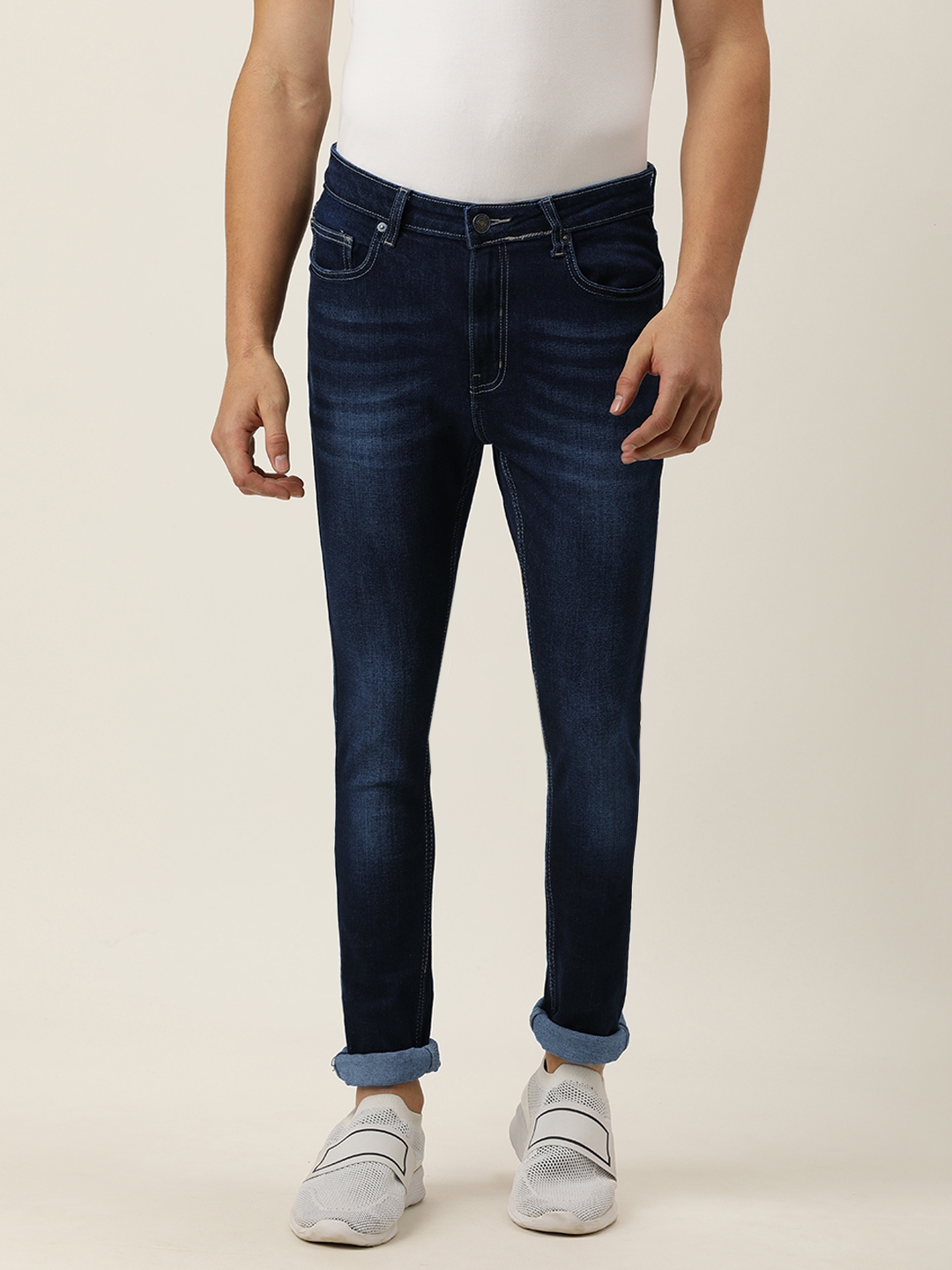Buy FOREVER 21 Men Blue Light Fade Stretchable Jeans - Jeans for Men ...