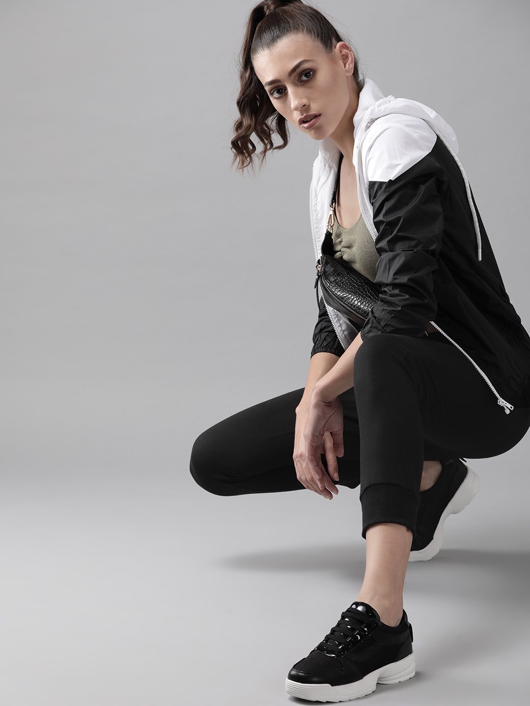 roadster joggers myntra