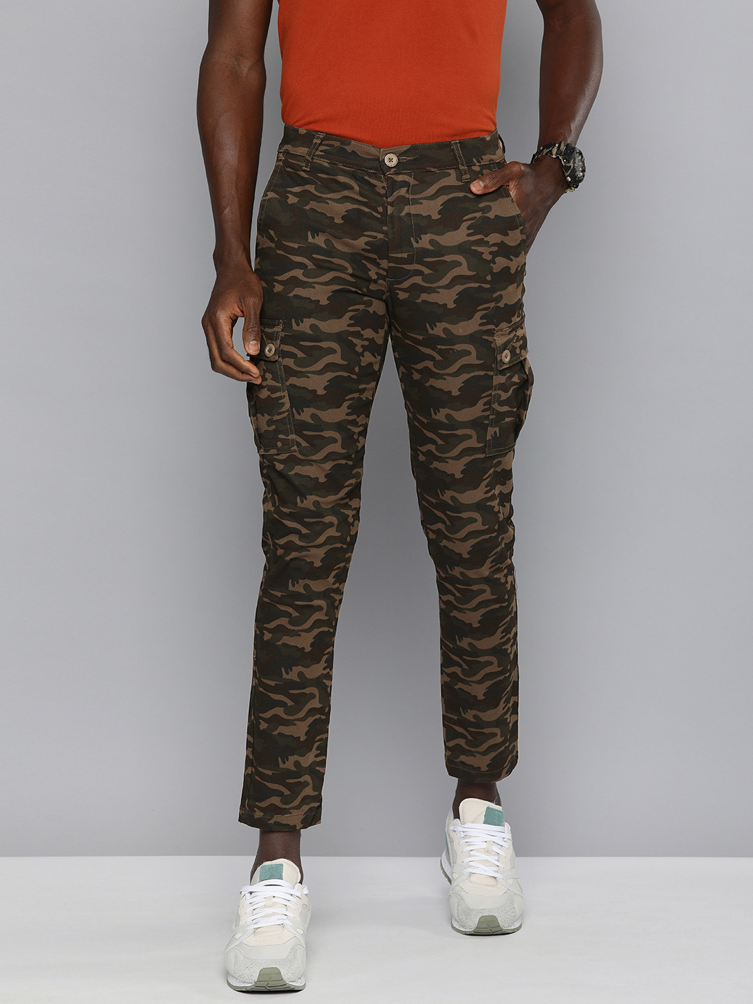 Buy The Indian Garage Co Men Brown Camouflage Printed Slim Fit Cargos Trousers - Trousers for 