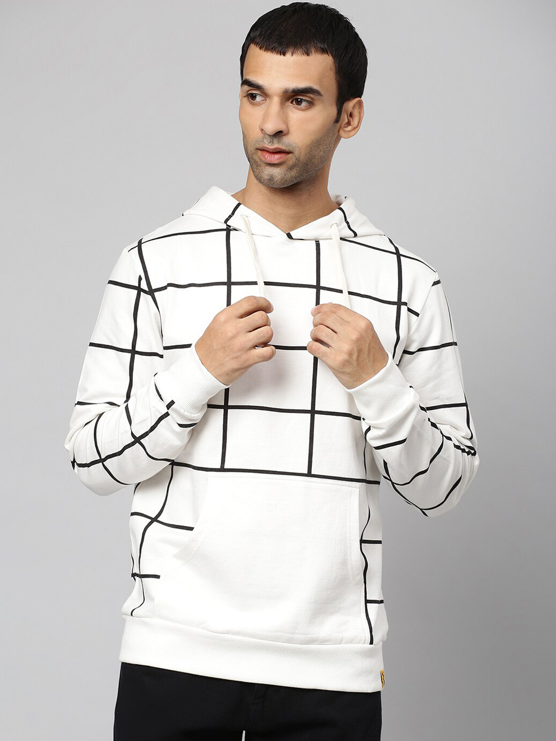 Buy Campus Sutra Men White & Black Checked Cotton Sweatshirt - Sweatshirts for Men 15257654 | Myntra