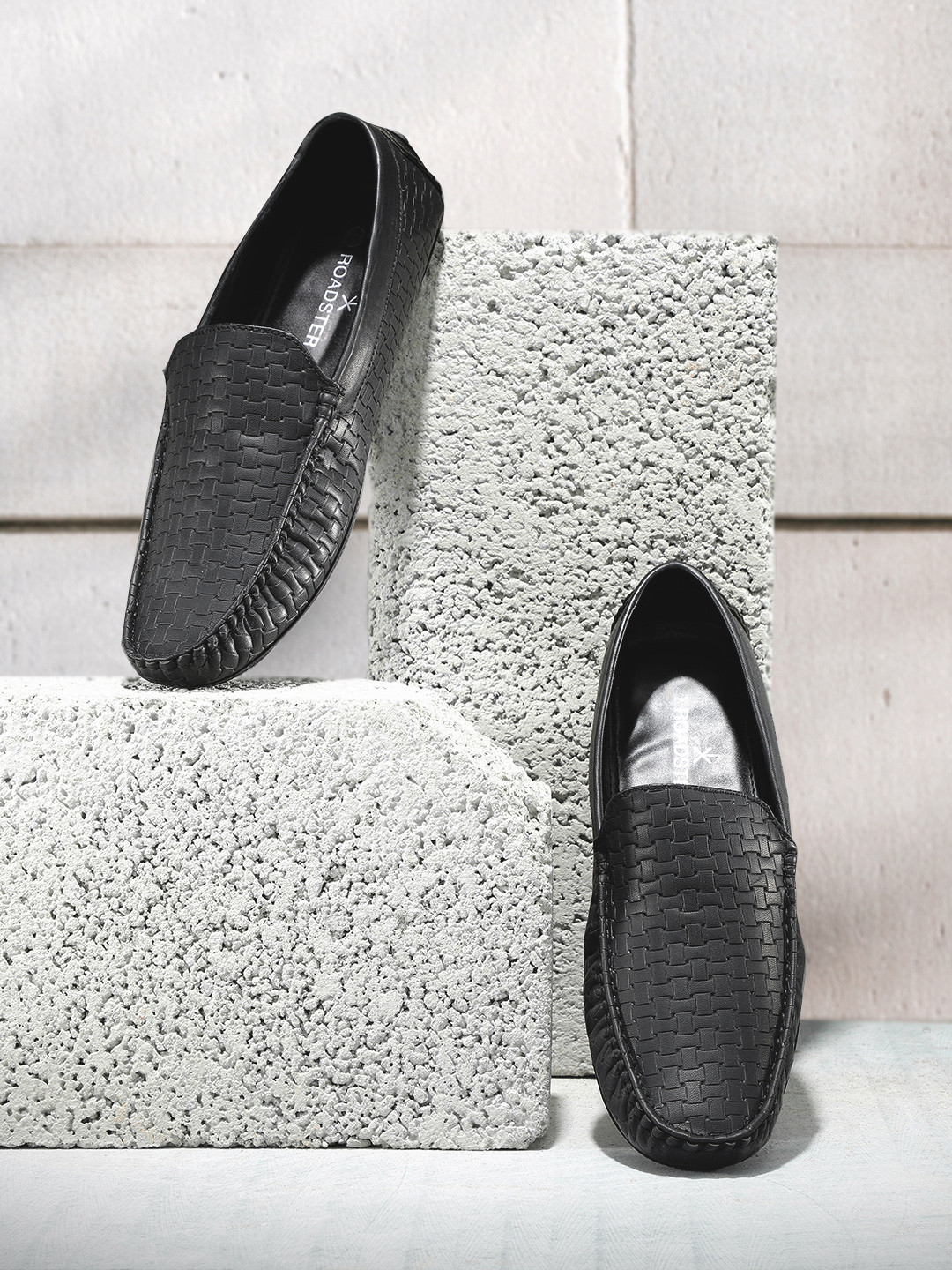 Buy Roadster Men Black Basket Weave Textured Driving Shoes Casual