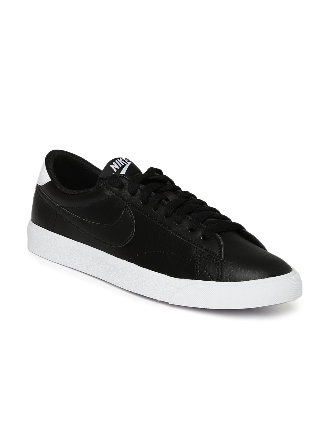 black mens nike tennis shoes