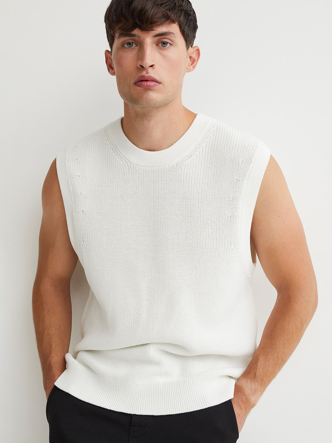Buy H&M Men White Regular Fit Sweater Vest Sweaters for Men 15424294
