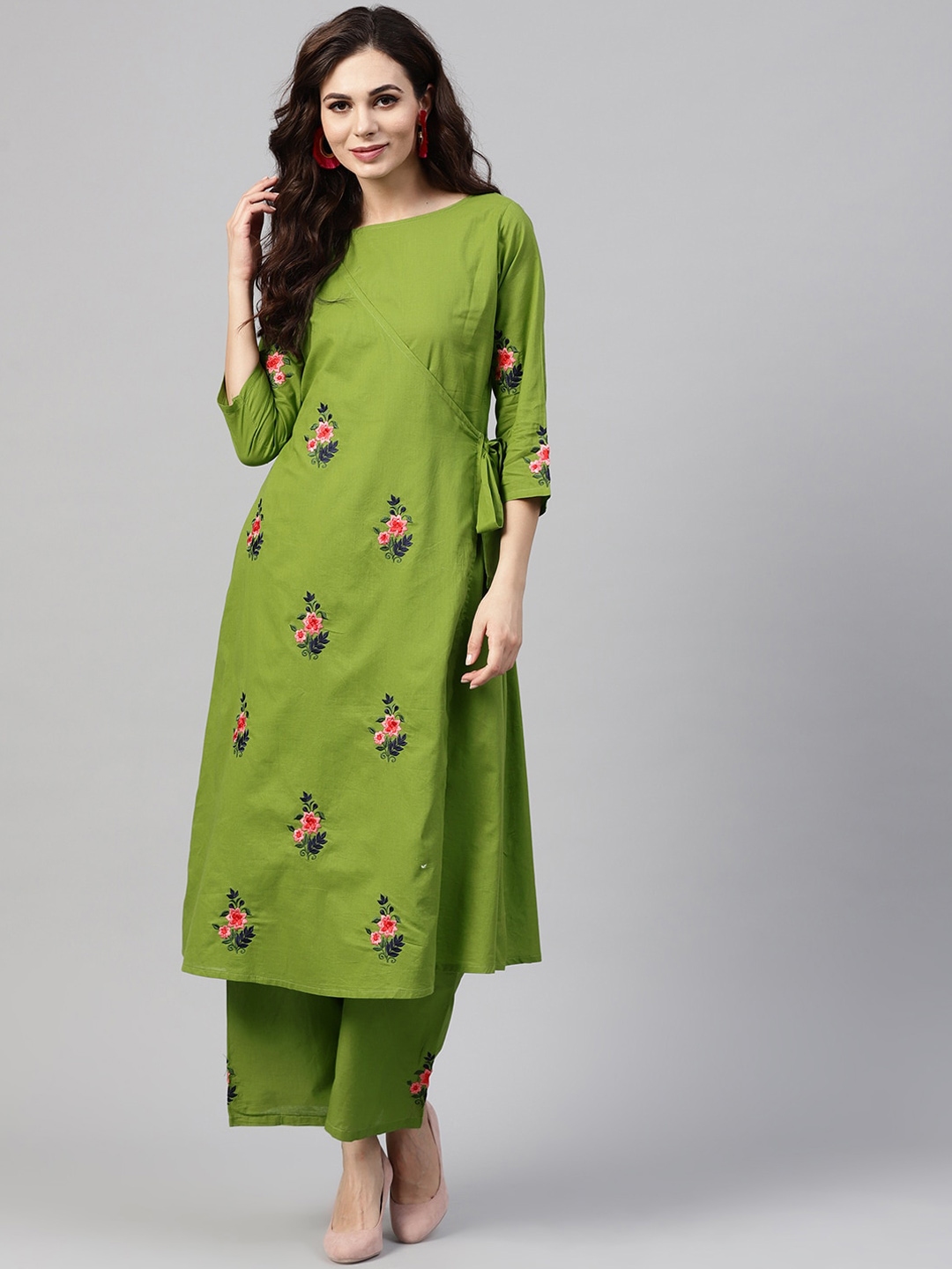Buy ZOEYAMS Women Green Geometric Embroidered Cotton Kurta - Kurtas for ...