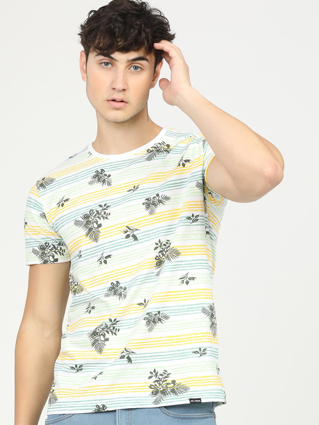 Buy HIGHLANDER Men White & Yellow Floral Printed Tropical Slim Fit