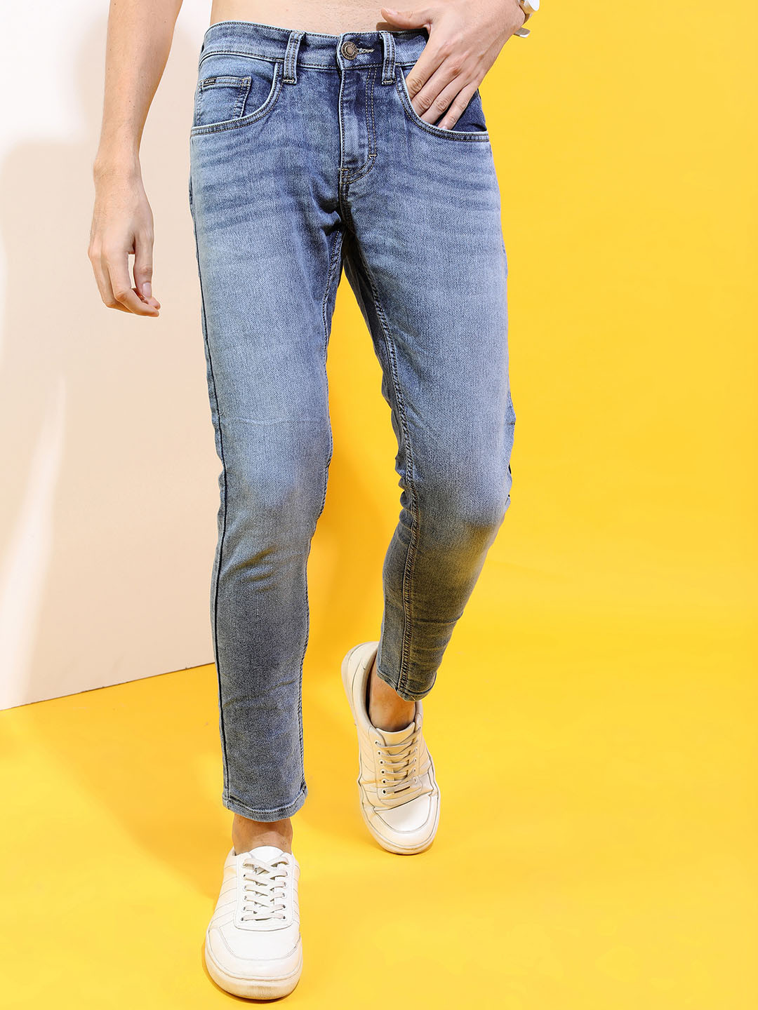 Buy HIGHLANDER Men Blue Tapered Fit Heavy Fade Stretchable Jeans ...