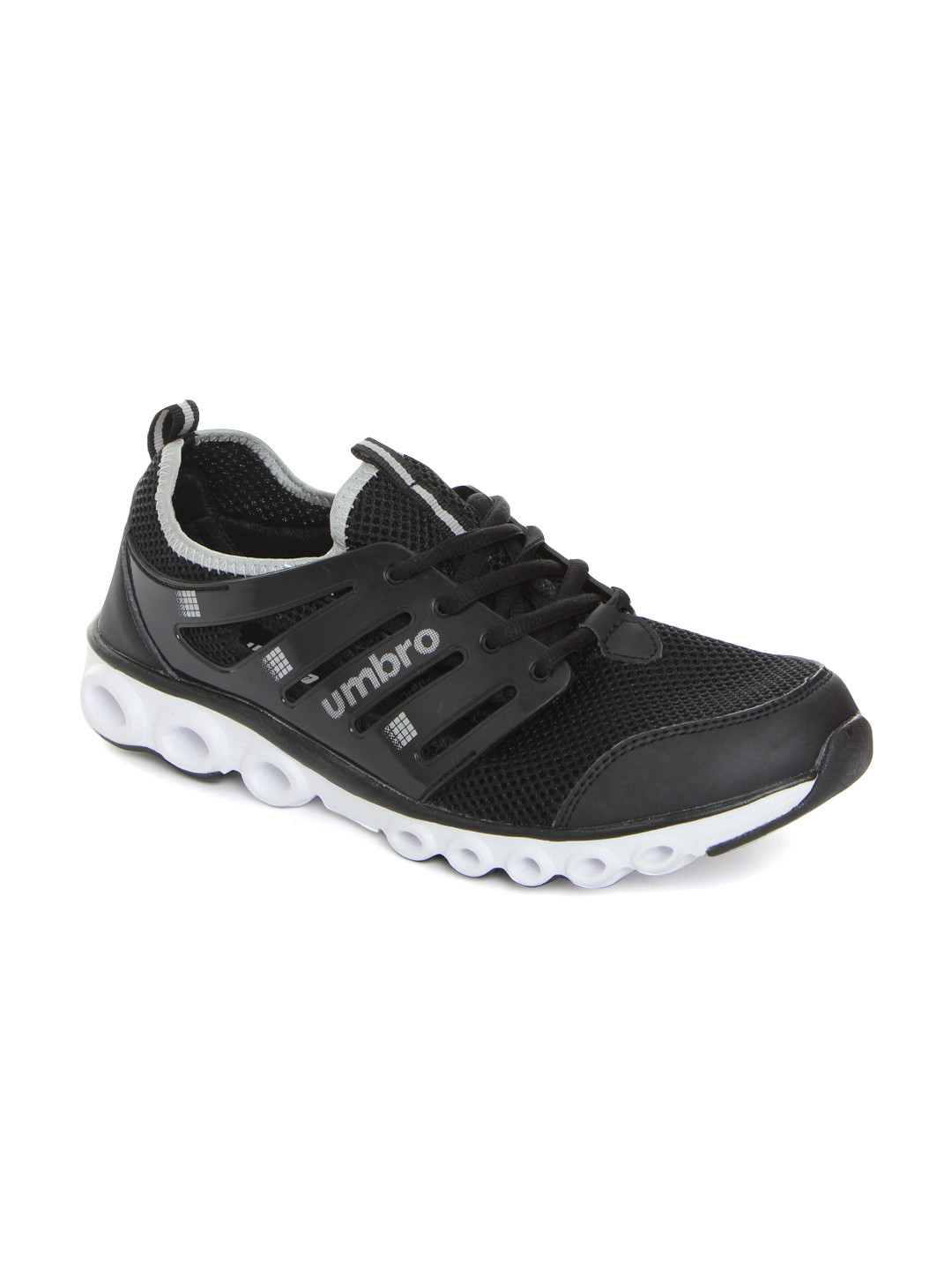 umbro flyknit sports shoes