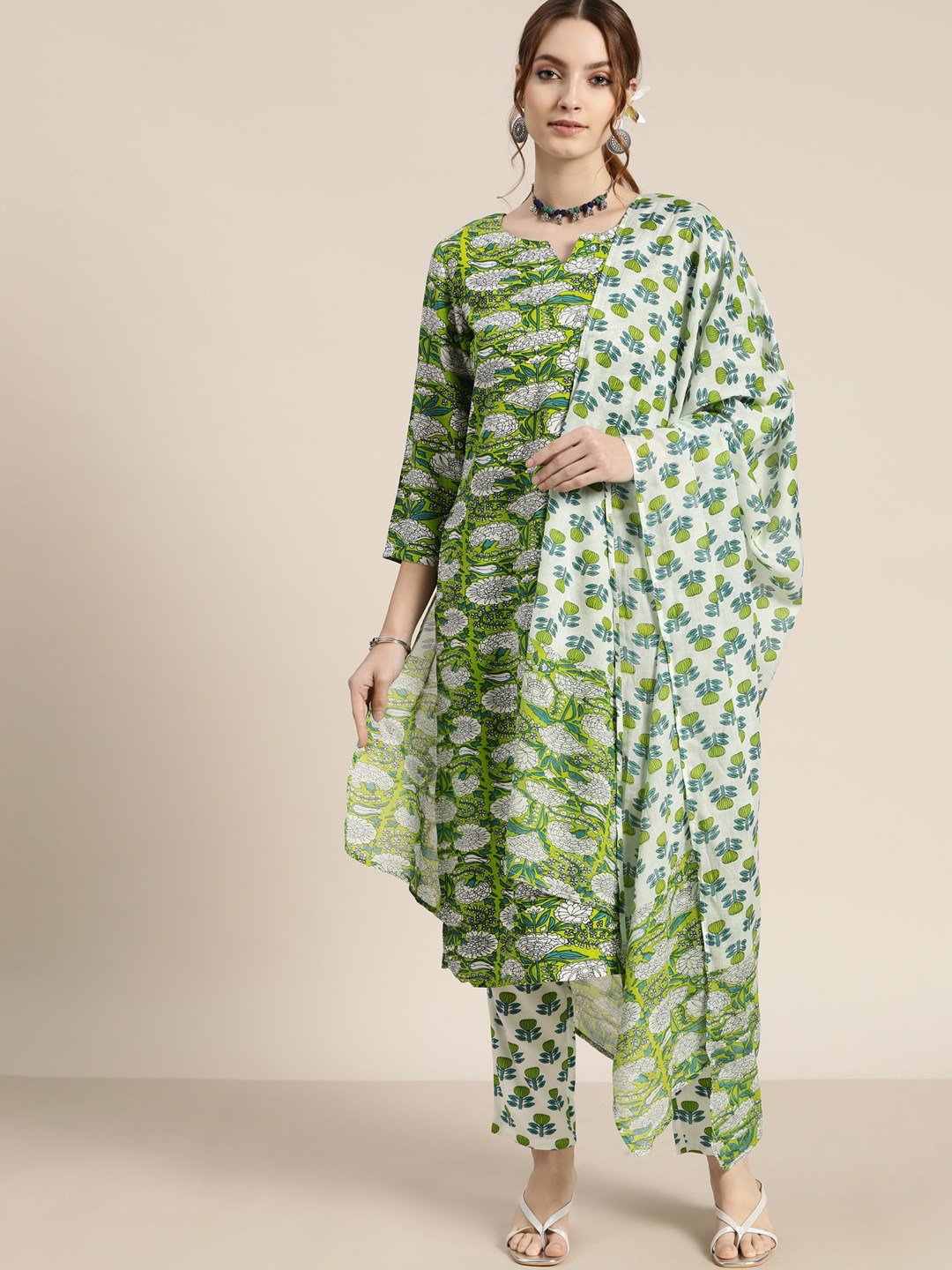 Women Green & White Kurta Set main image 1