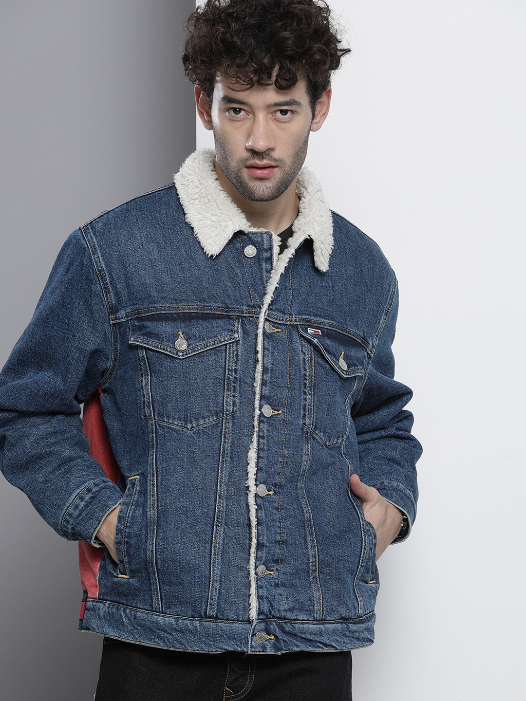 Buy Tommy Hilfiger Men Blue Colourblocked Denim Jacket - Jackets for Men 15954840 | Myntra