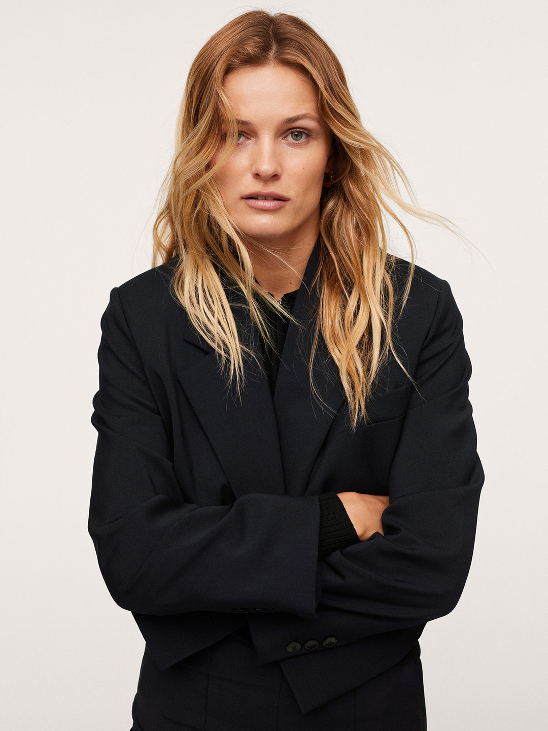 Buy MANGO Women Black Solid Pure Wool Regular Fit Smart Casual Cropped