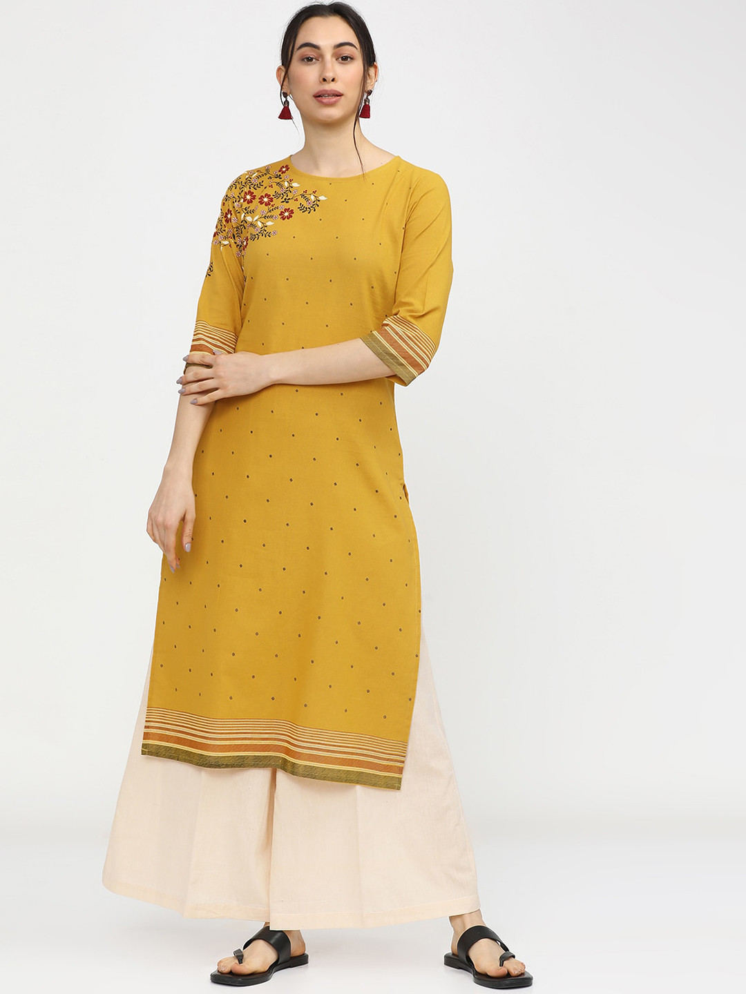 Women Geometric Silk Blend Mirror Work Kurta Set